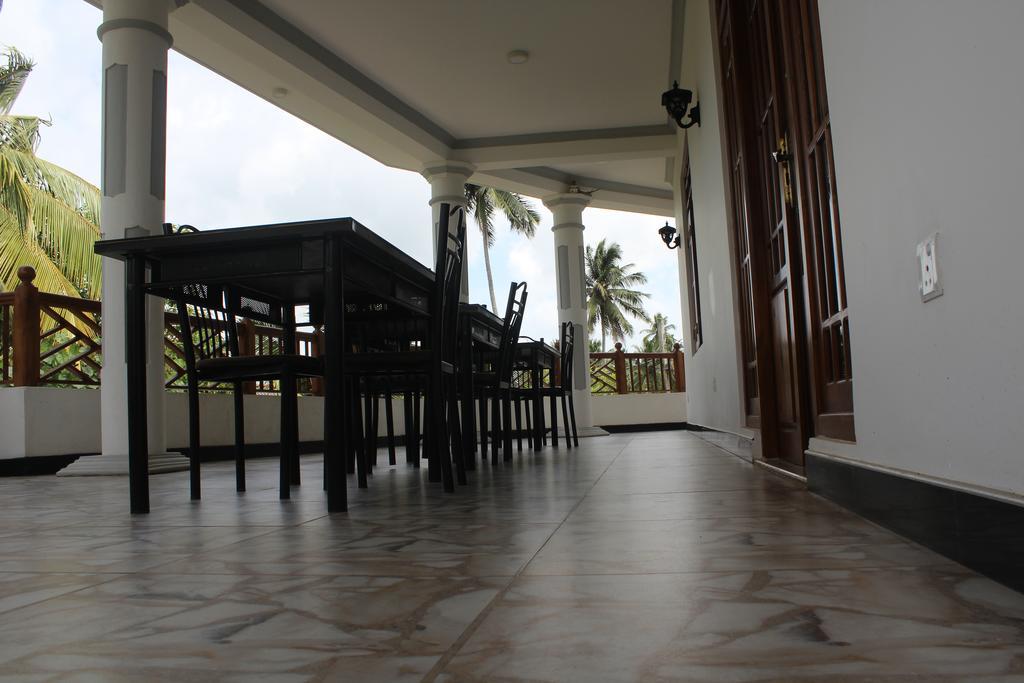 Lion Palace Weligama Bagian luar foto